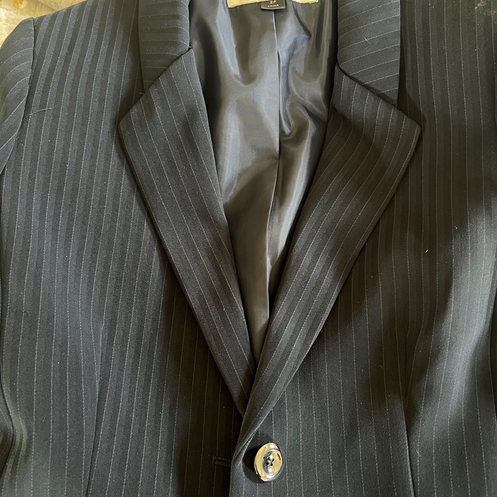 Tahari Petite 2P Navy blue blazer and pant set